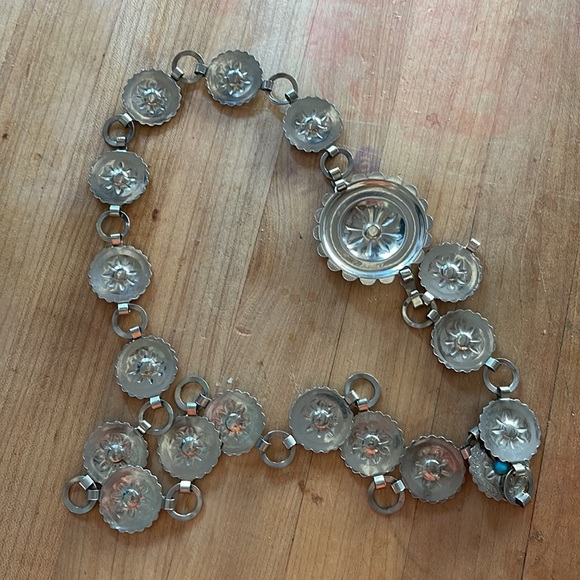 Super cute, silver and turquoise decorative belt - Picture 4 of 7